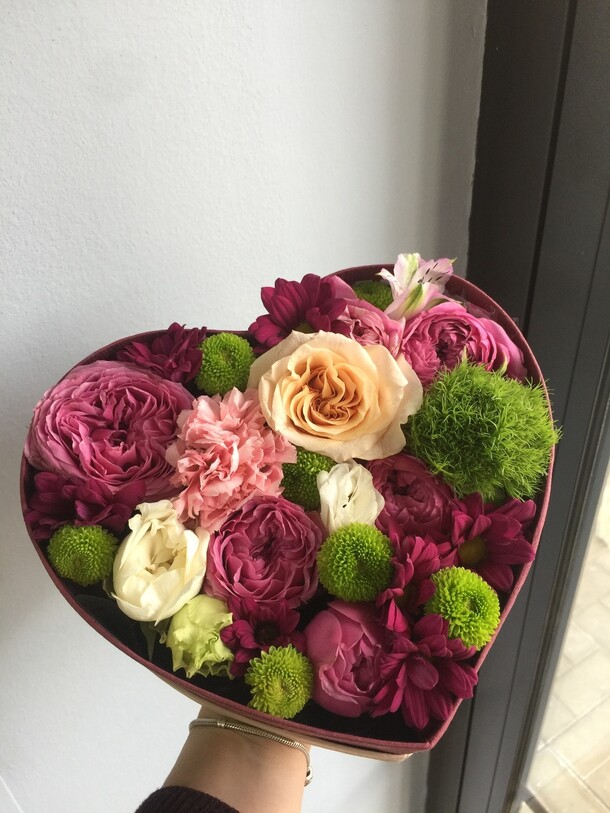 Box 02, артикул F56141 - 2450 рублей, доставка по городу. Flawery - доставка цветов