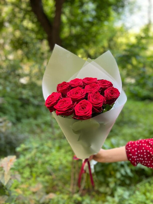 Букет бордовых роз, артикул F1206107 - 3900 рублей, доставка по городу. Flawery - доставка цветов