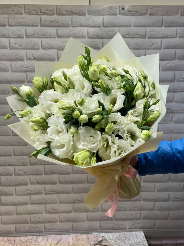 Букет из 19 эустом, артикул F1205037 - 6809 рублей, доставка по городу. Flawery - доставка цветов