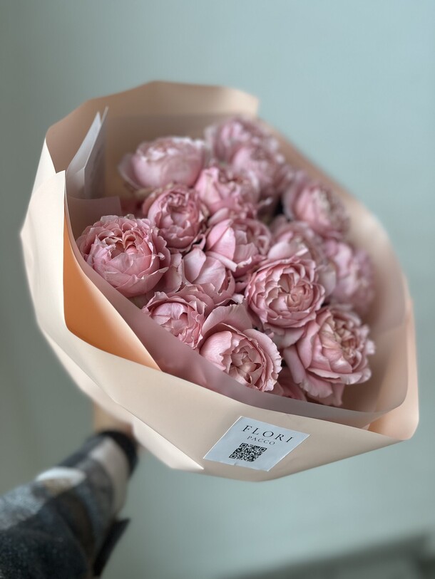 Букет из кустовых роз джульетта, артикул F1324836 - 4500 рублей, доставка по городу. Flawery - доставка цветов