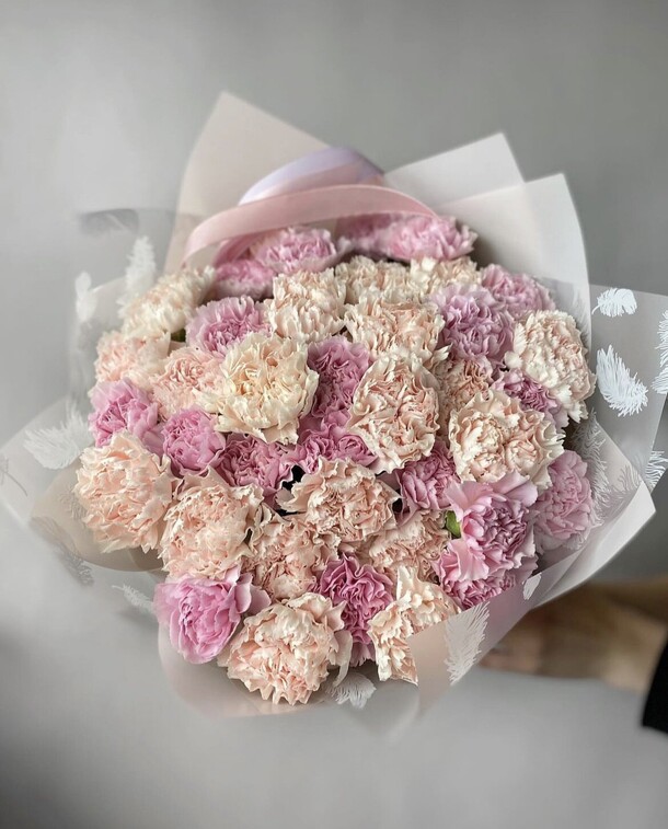 Букет из диантусов / 51 диантус, артикул F1325474 - 9889 рублей, доставка по городу. Flawery - доставка цветов