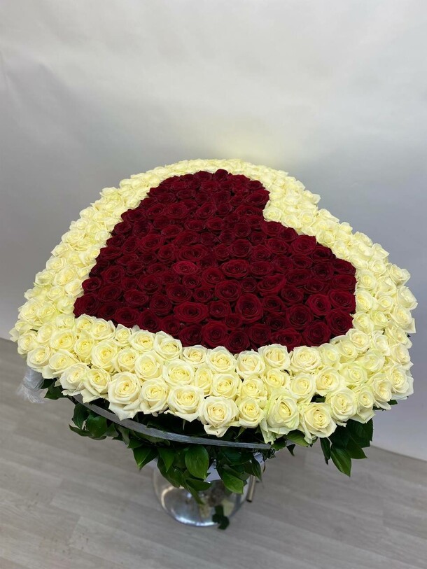 Композиция «ты в моем сердце», артикул F1335605 - 75900 рублей, доставка по городу. Flawery - доставка цветов