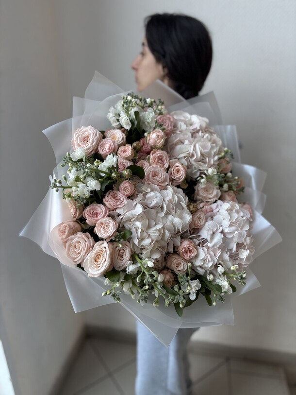 Букет скано, артикул F1396486 - 13090 рублей, доставка по городу. Flawery - доставка цветов