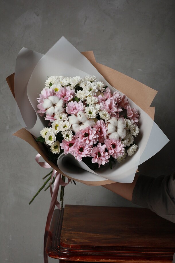 Букет стойкий с хлопком, артикул F1380816 - 4000 рублей, доставка по городу. Flawery - доставка цветов