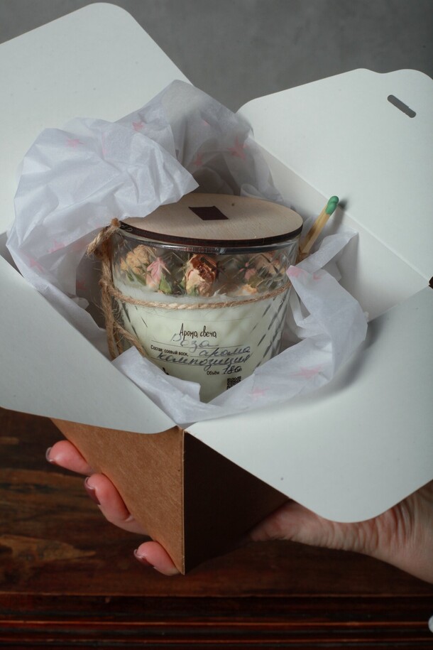 Свеча с деревянным фитилем, артикул F1380907 - 1000 рублей, доставка по городу. Flawery - доставка цветов