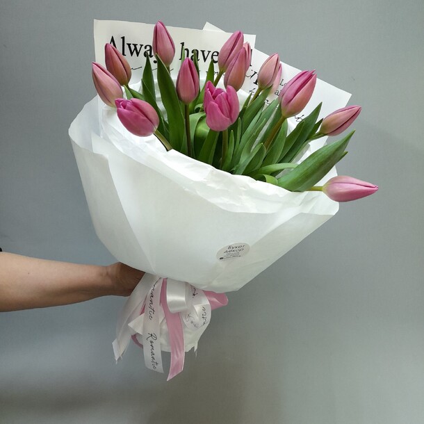 Букет 15 розовых тюльпанов, артикул F1259287 - 3650 рублей, доставка по городу. Flawery - доставка цветов