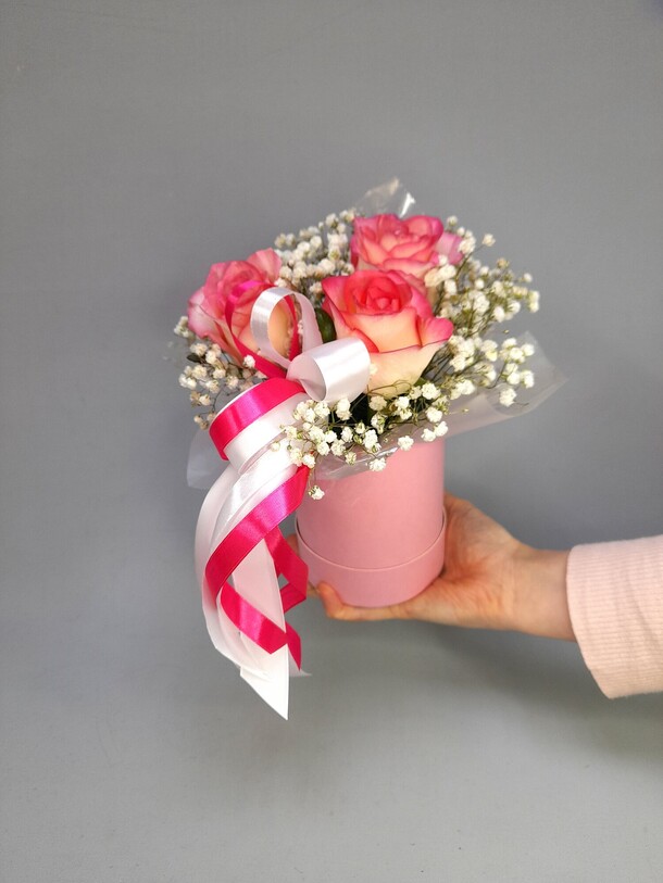 Коробочка с розами, артикул F1328207 - 2520 рублей, доставка по городу. Flawery - доставка цветов