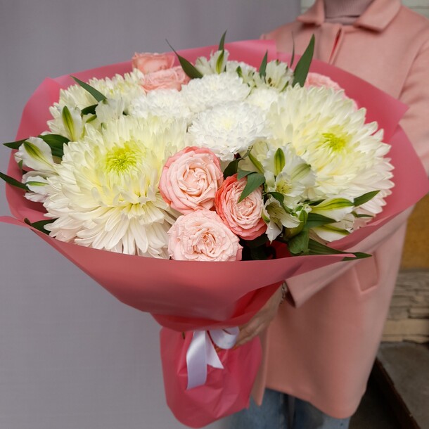 Большой праздничный букет, артикул F1415145 - 6900 рублей, доставка по городу. Flawery - доставка цветов