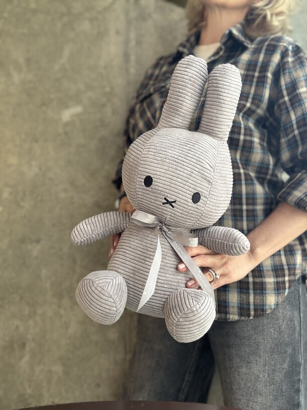 Зайчик серый, артикул F1415912 - 5750 рублей, доставка по городу. Flawery - доставка цветов