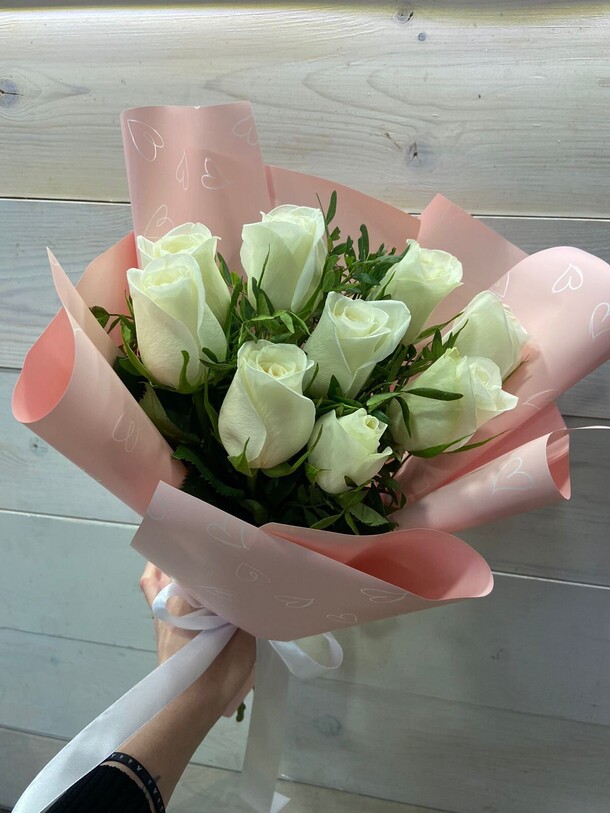 Букет из белых роз, артикул F1244341 - 2200 рублей, доставка по городу. Flawery - доставка цветов