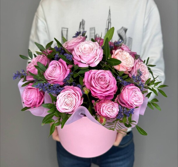 Коробочка из кустовых пионовидных роз, артикул F1466261 - 3750 рублей, доставка по городу. Flawery - доставка цветов