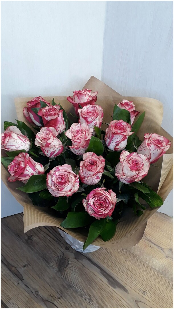 Букет из 15 роз, артикул F1218552 - 8700 рублей, доставка по городу. Flawery - доставка цветов