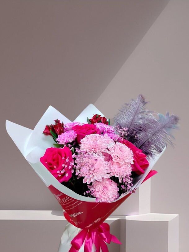 Букет микс, артикул F1325135 - 3700 рублей, доставка по городу. Flawery - доставка цветов