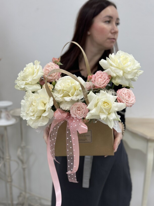 Стильная сумочка, артикул F1205507 - 7687 рублей, доставка по городу. Flawery - доставка цветов