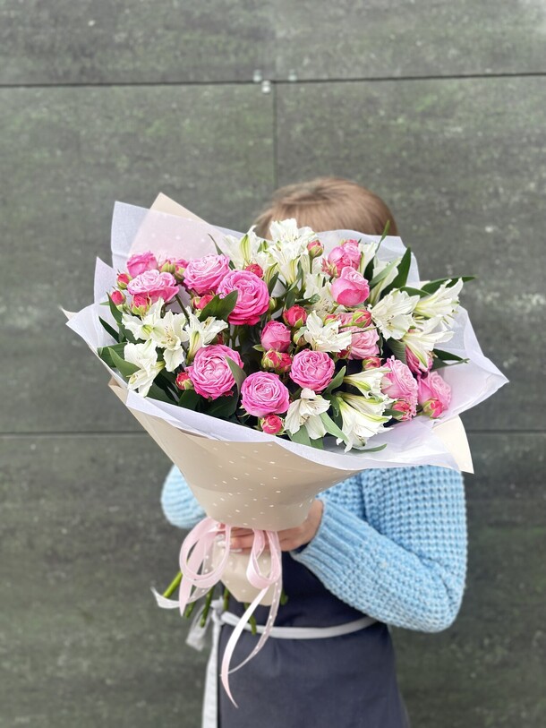 Яркая мадам, артикул F1221023 - 9838 рублей, доставка по городу. Flawery - доставка цветов