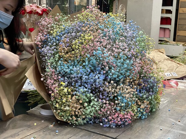 Букет из 51 микс гипсофил, артикул F1149728 - 17500 рублей, доставка по городу. Flawery - доставка цветов