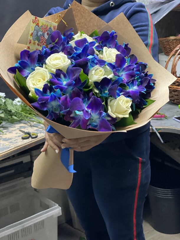 Букет из орхидеи, артикул F1149823 - 4600 рублей, доставка по городу. Flawery - доставка цветов