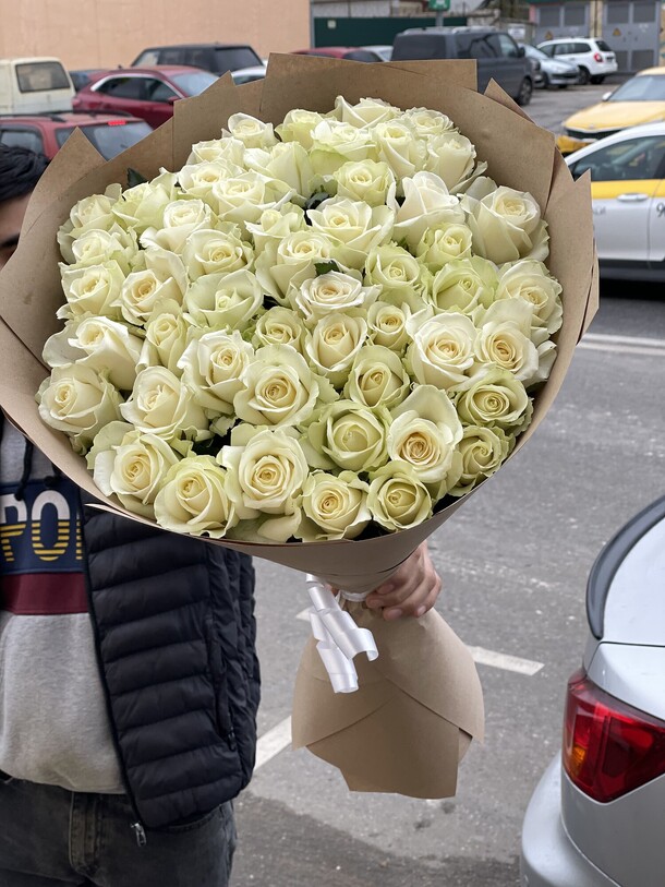 Букет из 51 роза 60 см, артикул F1149865 - 9900 рублей, доставка по городу. Flawery - доставка цветов