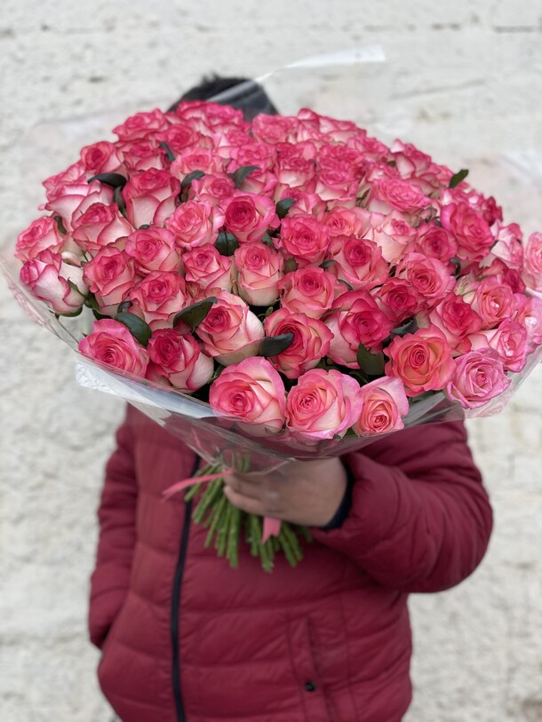 Букет из 51 розы джумилия, артикул F1153842 - 9400 рублей, доставка по городу. Flawery - доставка цветов