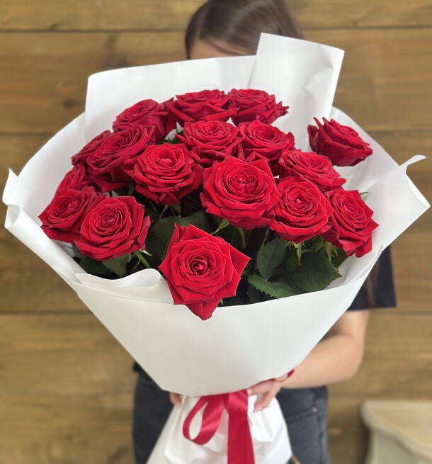 Розы, артикул F1207310 - 12804 рублей, доставка по городу. Flawery - доставка цветов