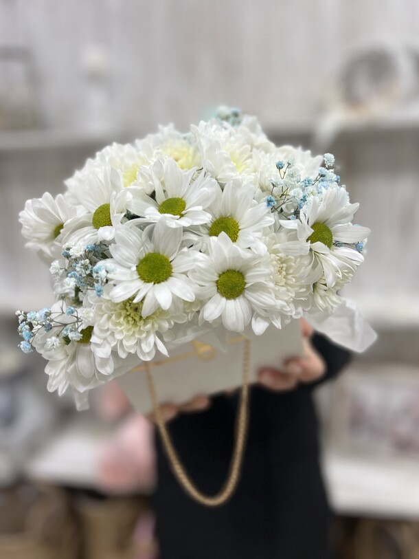 Шанель, артикул F1260529 - 4752 рублей, доставка по городу. Flawery - доставка цветов