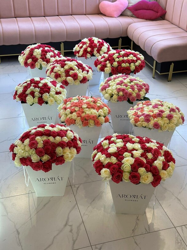 1001 роза, артикул F1294896 - 510000 рублей, доставка по городу. Flawery - доставка цветов