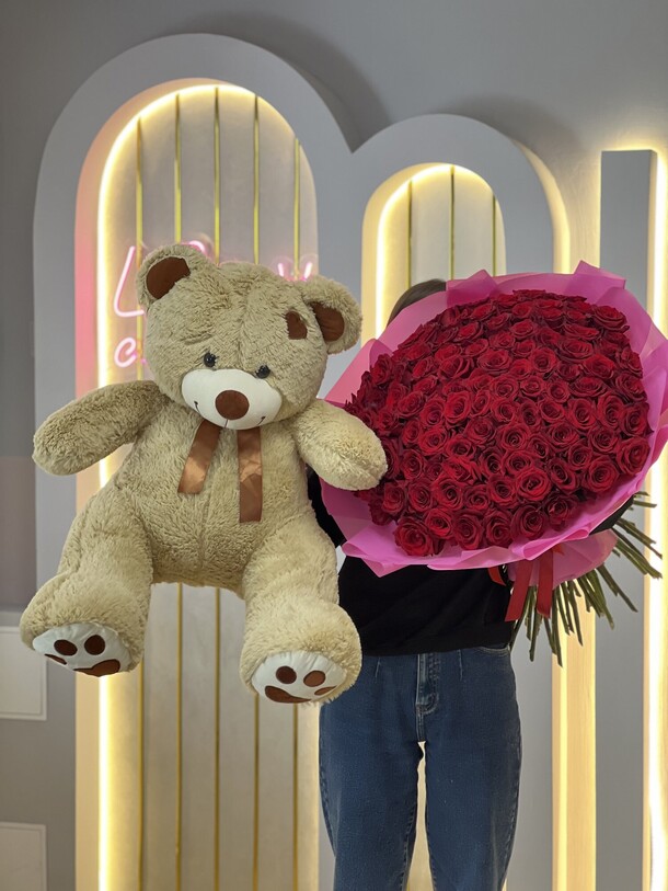 101 роза и медведь, артикул F1328152 - 56430 рублей, доставка по городу. Flawery - доставка цветов