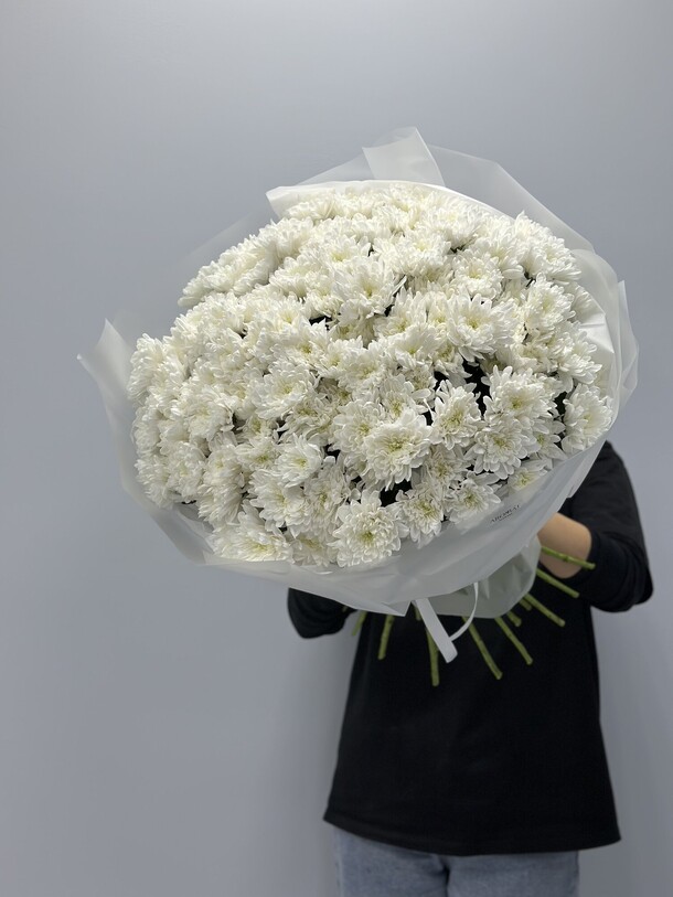 Букет из хризантем, артикул F1362657 - 16500 рублей, доставка по городу. Flawery - доставка цветов