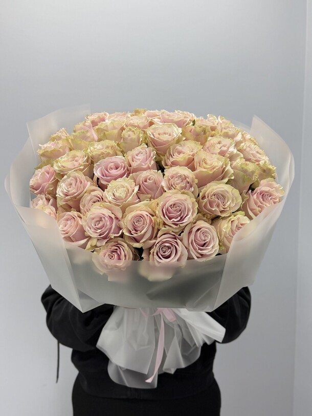 Букет из 51 розы, артикул F1402605 - 21300 рублей, доставка по городу. Flawery - доставка цветов