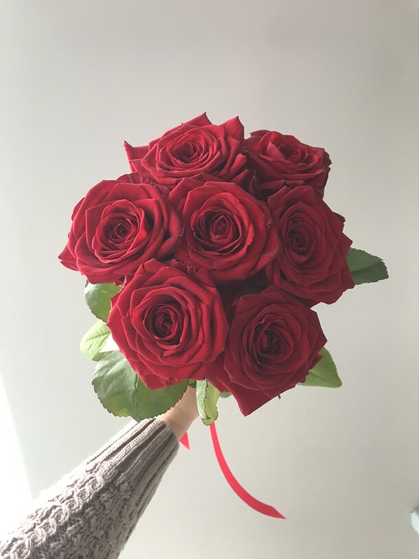 Красные розы, артикул F1255732 - 2680 рублей, доставка по городу. Flawery - доставка цветов