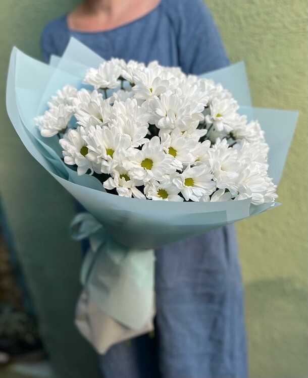 Букет из 9 кустовых хризантем, артикул F1210853 - 3900 рублей, доставка по городу. Flawery - доставка цветов