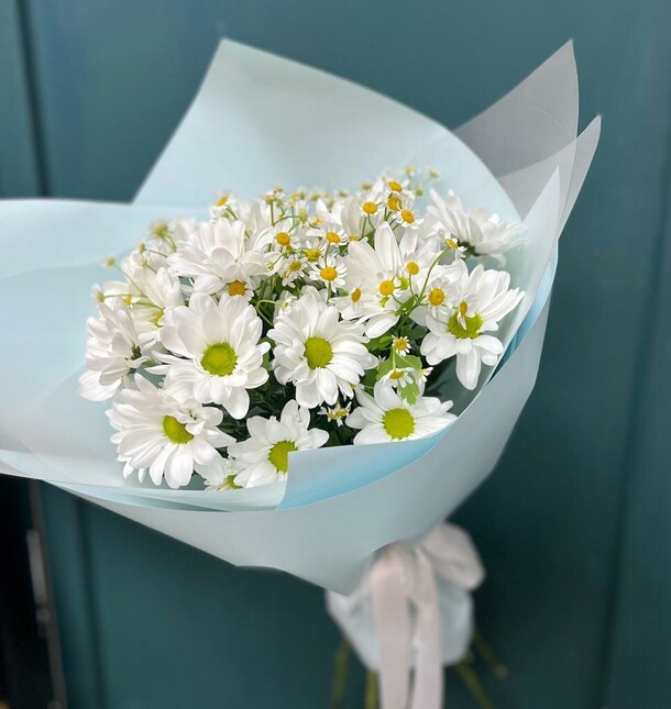 Ромашки микс, артикул F1232637 - 2700 рублей, доставка по городу. Flawery - доставка цветов