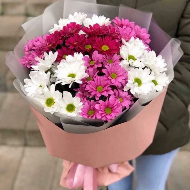 Букет из 7 кустовых хризантем, артикул F1217461 - 3590 рублей, доставка по городу. Flawery - доставка цветов