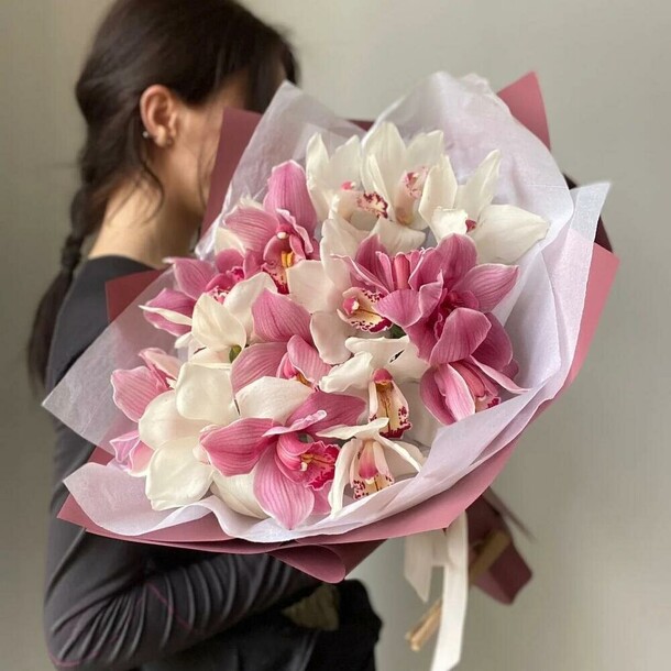 Букет из орхидей «мгновение», артикул F1219133 - 8690 рублей, доставка по городу. Flawery - доставка цветов