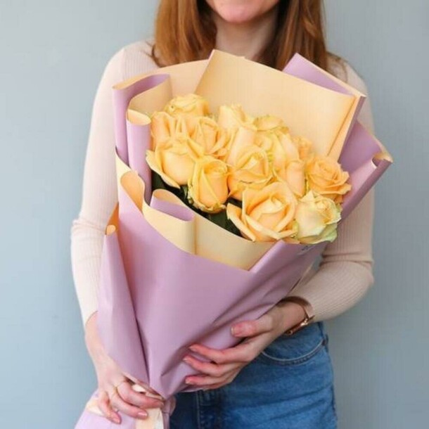 Букет из 15 кремовых роз "талея", артикул F1219537 - 5650 рублей, доставка по городу. Flawery - доставка цветов