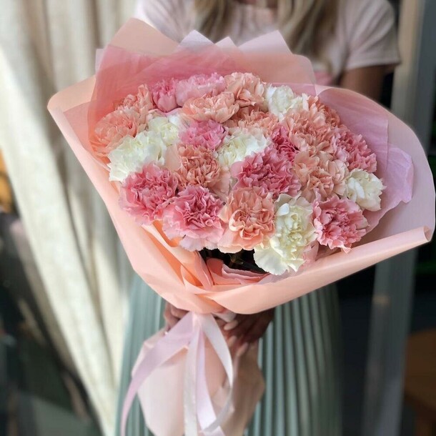 Букет из 31 диантуса, артикул F1226115 - 5790 рублей, доставка по городу. Flawery - доставка цветов