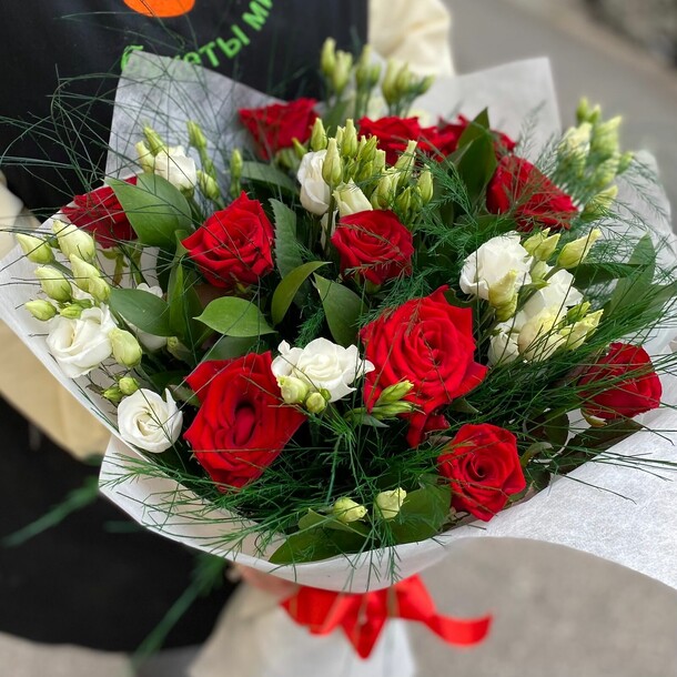 Букет "с любовью", артикул F1227565 - 8490 рублей, доставка по городу. Flawery - доставка цветов