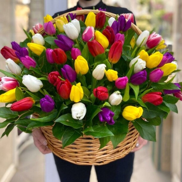 101 тюльпан в корзине, артикул F1244245 - 29990 рублей, доставка по городу. Flawery - доставка цветов