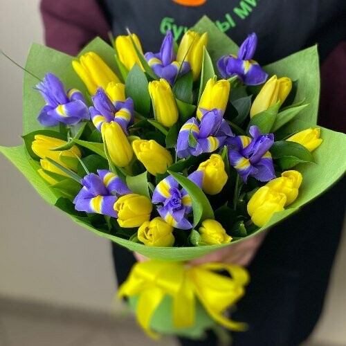 Букет "лунная ночь", артикул F1258817 - 7890 рублей, доставка по городу. Flawery - доставка цветов