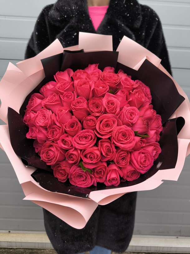 Букет из 51 розовой розы, артикул F1336057 - 18250 рублей, доставка по городу. Flawery - доставка цветов
