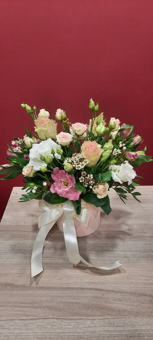 Цветочный микс, артикул F1247360 - 3800 рублей, доставка по городу. Flawery - доставка цветов