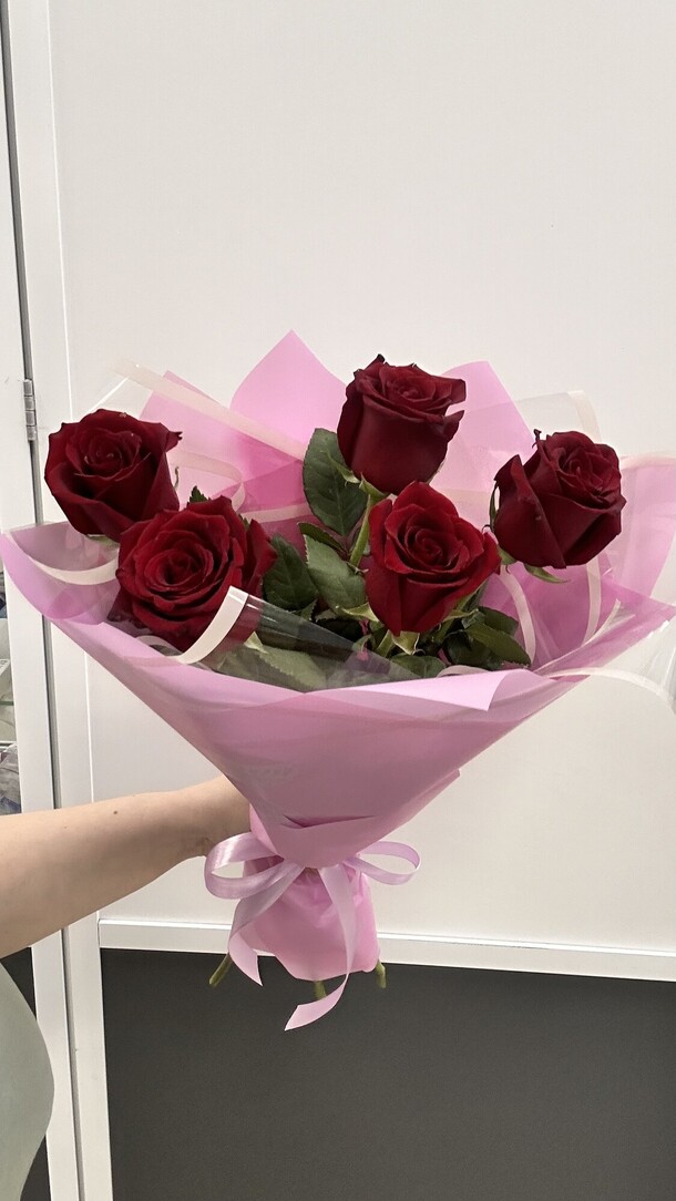 Букет из роз, артикул F1263924 - 3642 рублей, доставка по городу. Flawery - доставка цветов