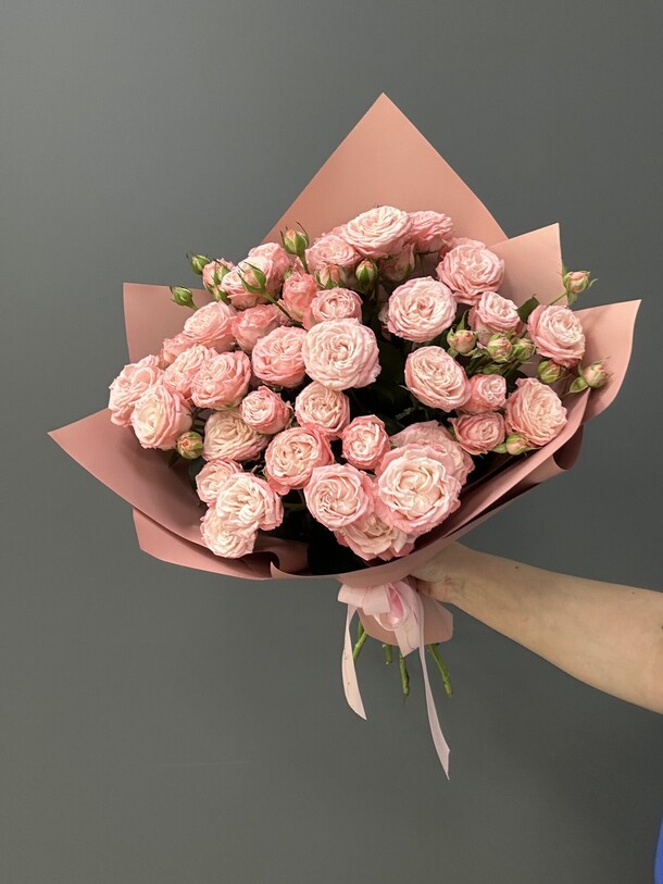 Кустовая роза, артикул F1296182 - 13310 рублей, доставка по городу. Flawery - доставка цветов