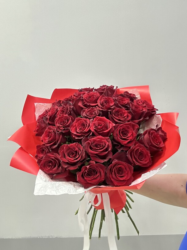 33 розы, артикул F1301014 - 20413 рублей, доставка по городу. Flawery - доставка цветов