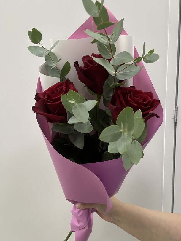 Розы красные, артикул F1319966 - 3134 рублей, доставка по городу. Flawery - доставка цветов