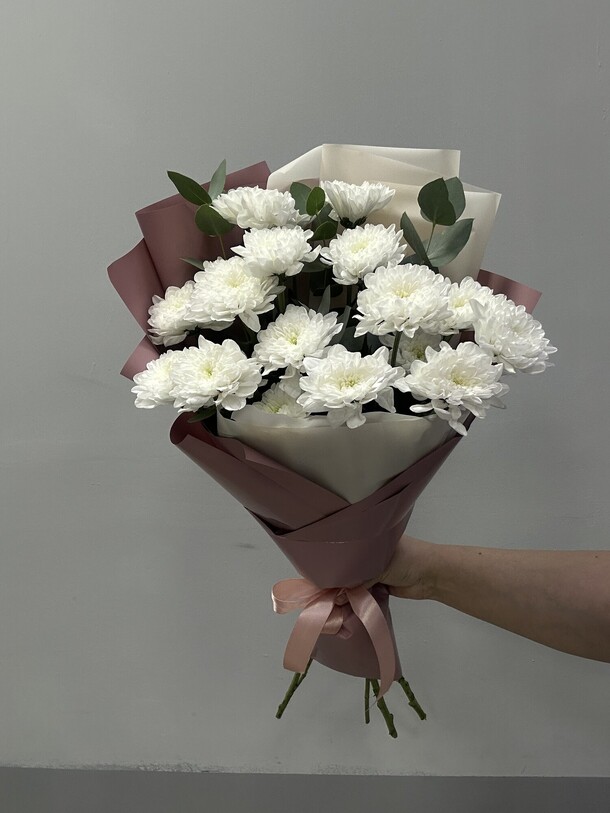 Хризантемы белые, артикул F1324606 - 2744 рублей, доставка по городу. Flawery - доставка цветов