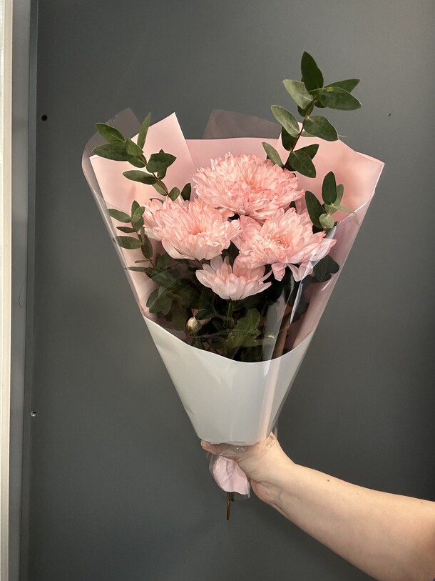 Хризантема персиковая, артикул F1349794 - 1694 рублей, доставка по городу. Flawery - доставка цветов