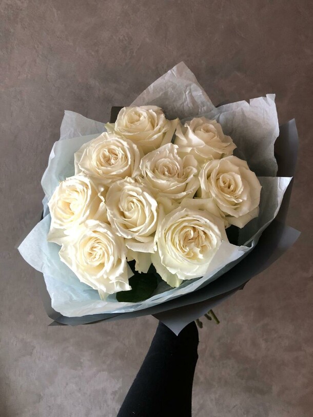 Белые пионовидные розы, артикул F1214181 - 3950 рублей, доставка по городу. Flawery - доставка цветов