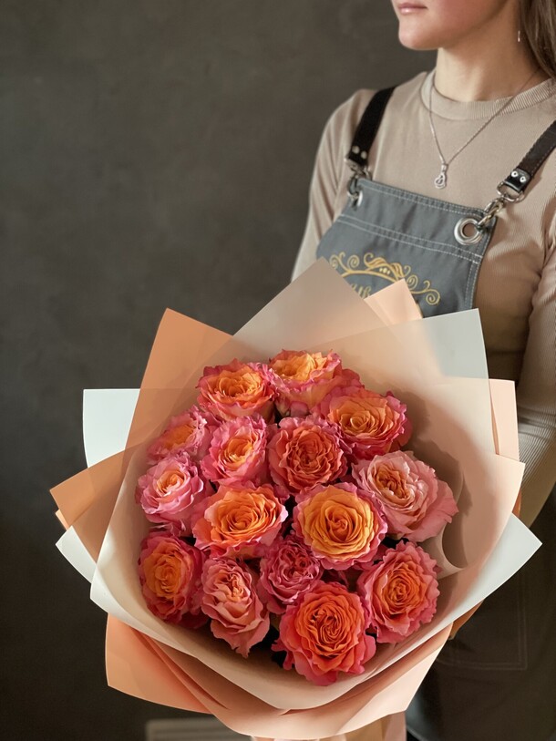 Пионовидные розы премиум 15 шт, артикул F1238045 - 5700 рублей, доставка по городу. Flawery - доставка цветов