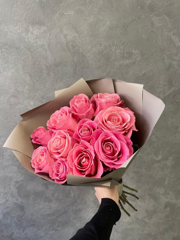 Букет из 11 розовых роз, артикул F1293204 - 4200 рублей, доставка по городу. Flawery - доставка цветов